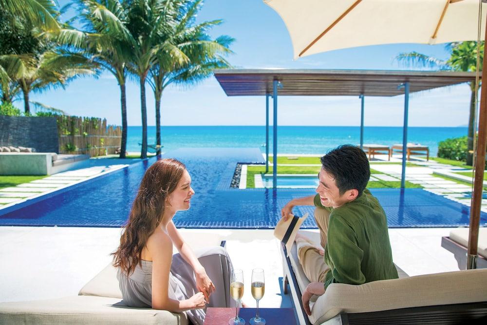 swimming pool spa