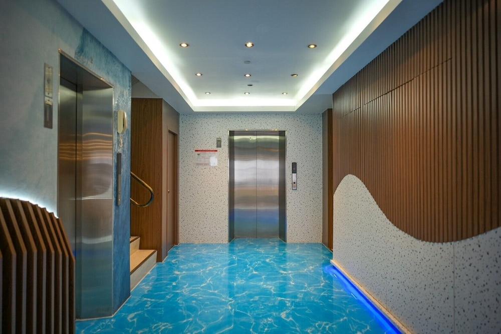 swimming pool spa