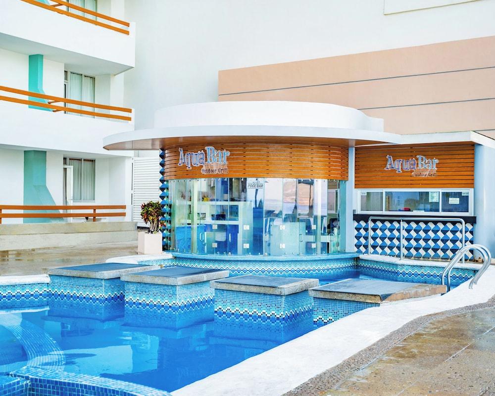 swimming pool spa