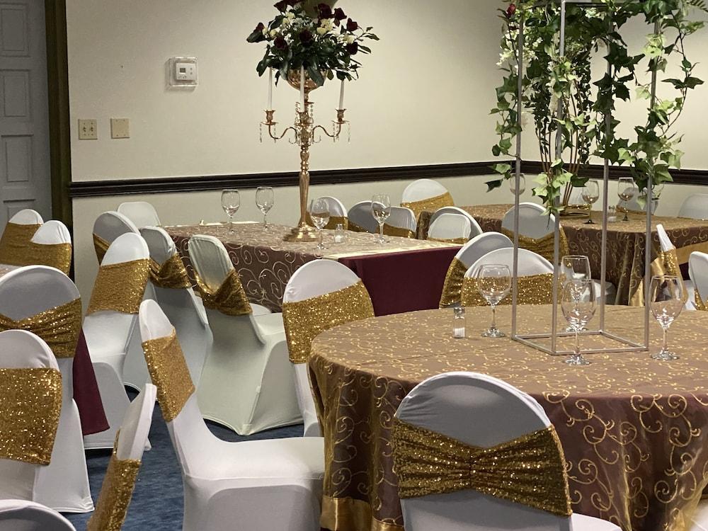 restaurant cafeteria