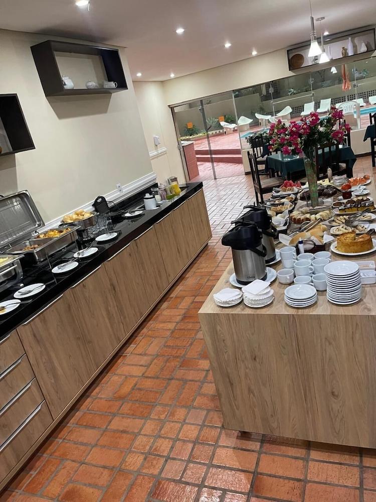 restaurant cafeteria