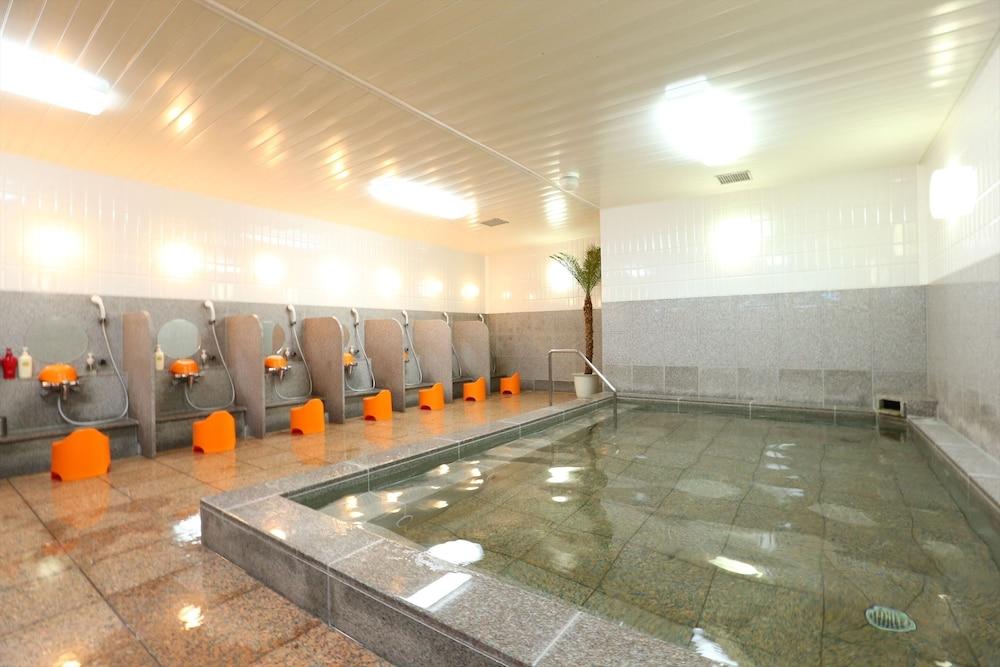swimming pool spa