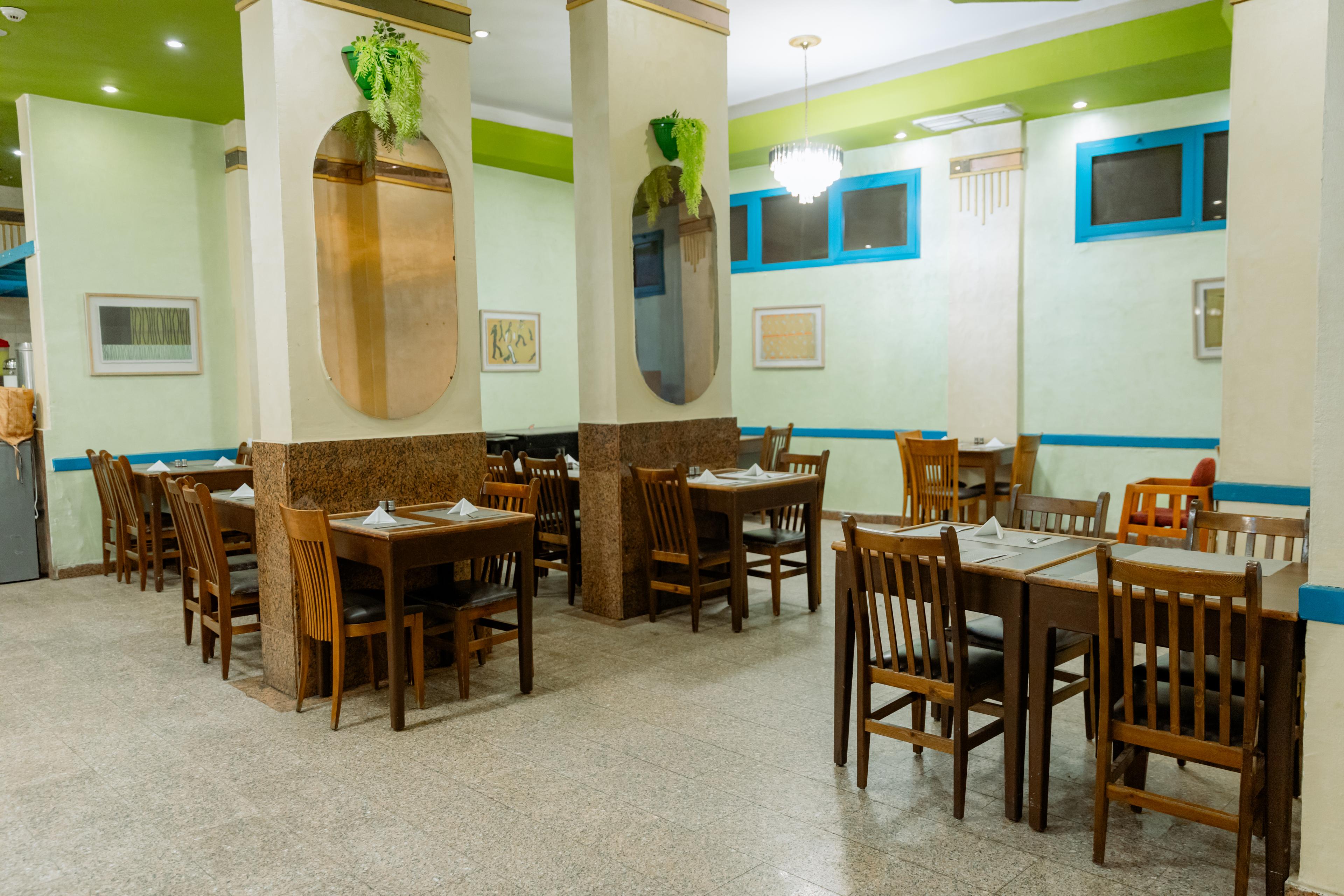 restaurant cafeteria