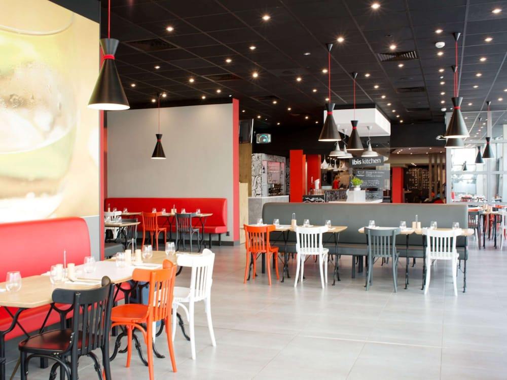 restaurant cafeteria