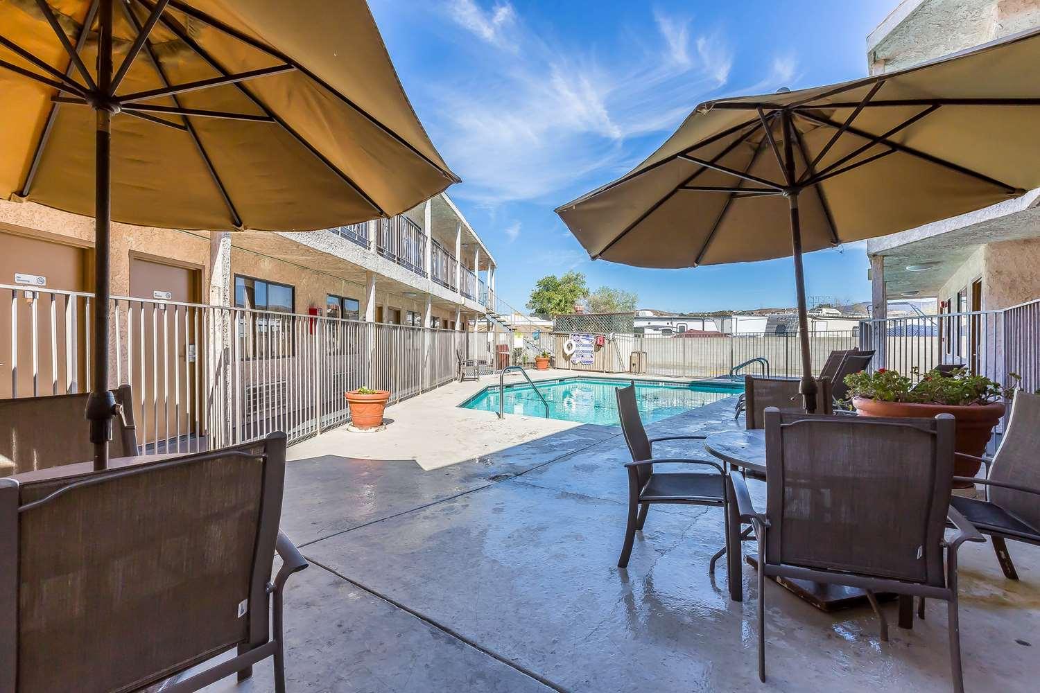 swimming pool spa