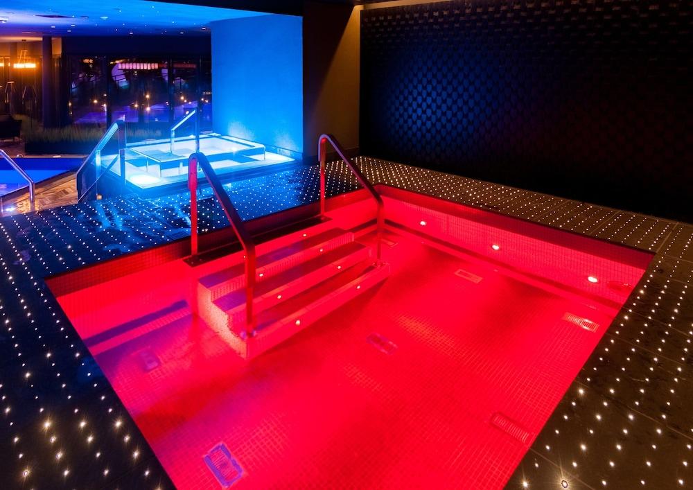 swimming pool spa