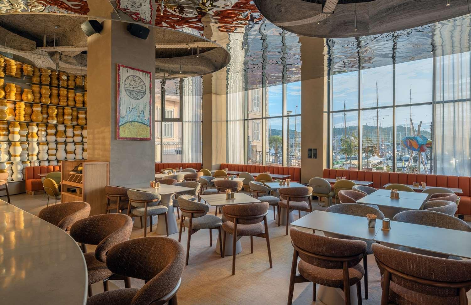 restaurant cafeteria
