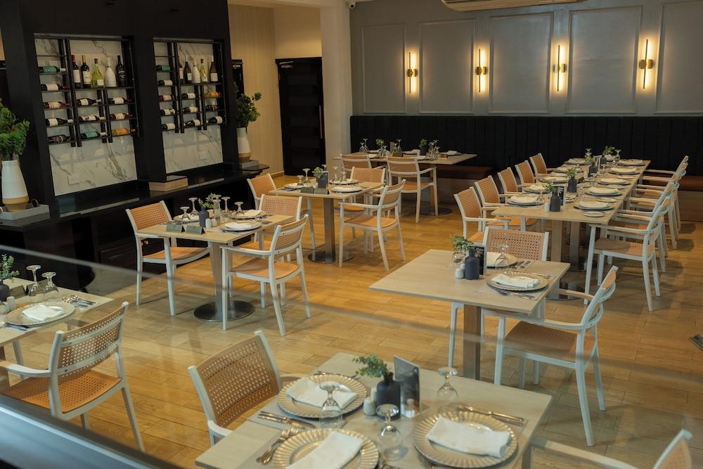 restaurant cafeteria