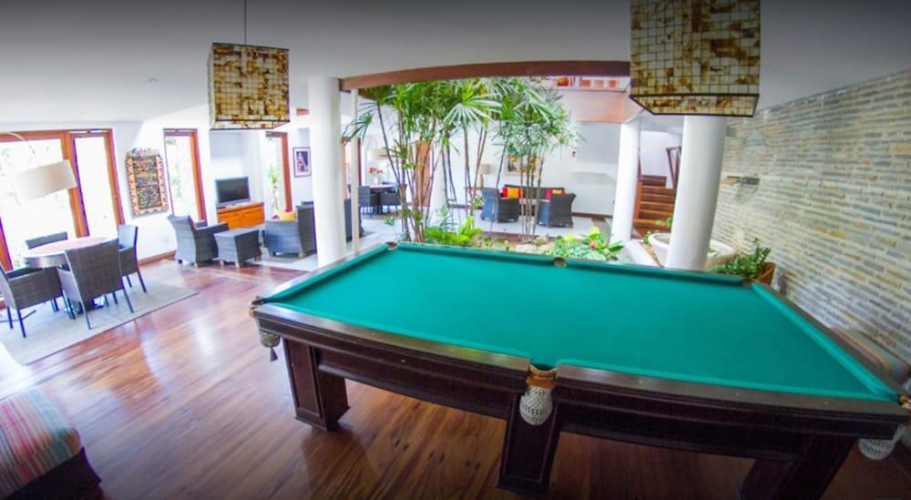 swimming pool spa