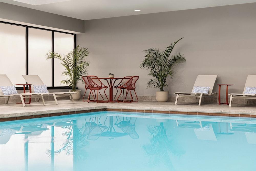 swimming pool spa