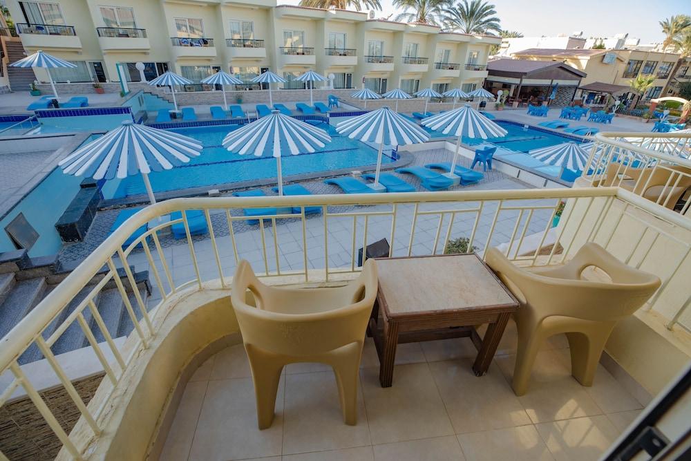 swimming pool spa