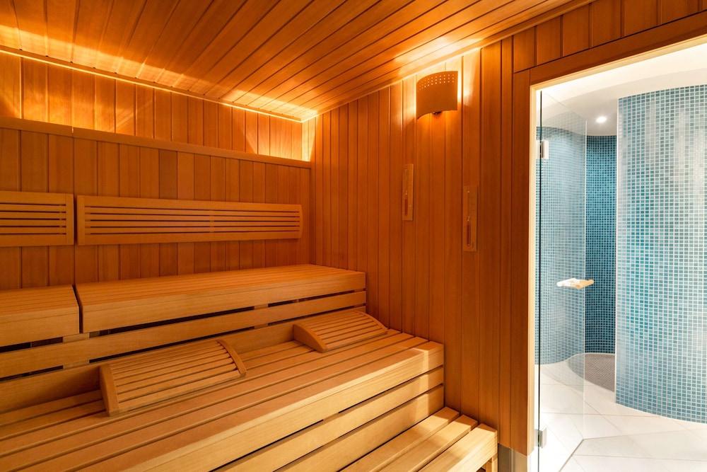 swimming pool spa
