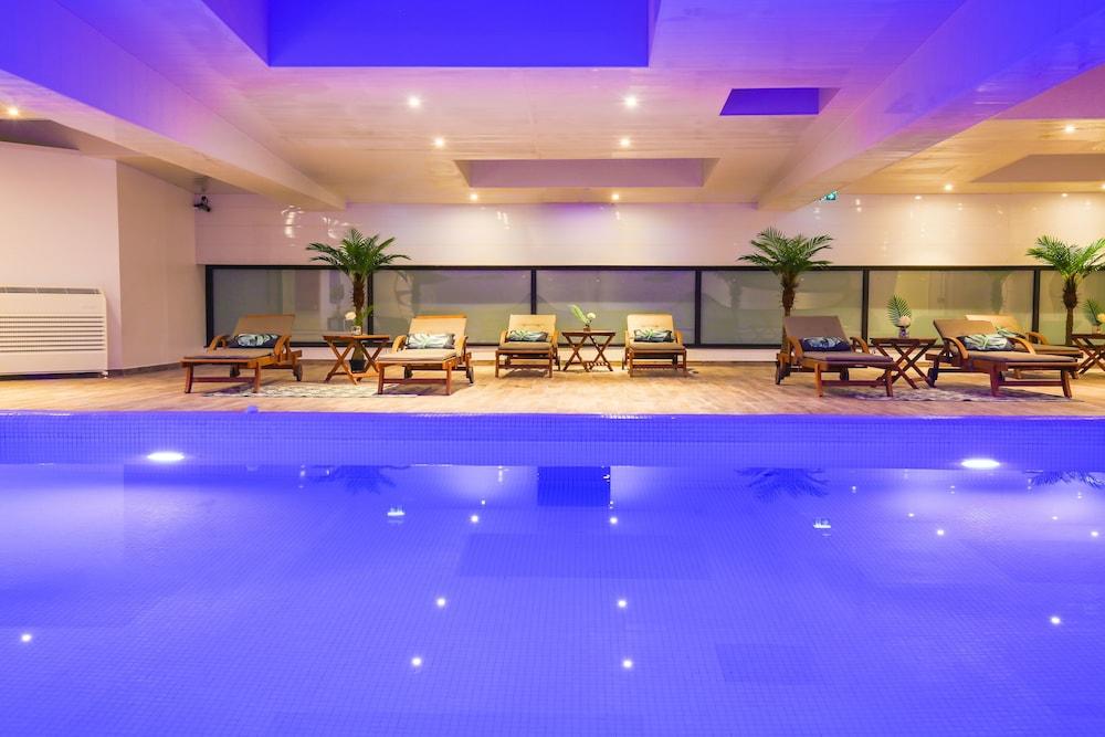 swimming pool spa