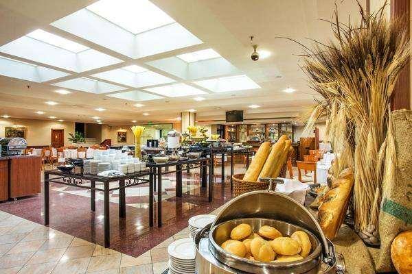 restaurant cafeteria