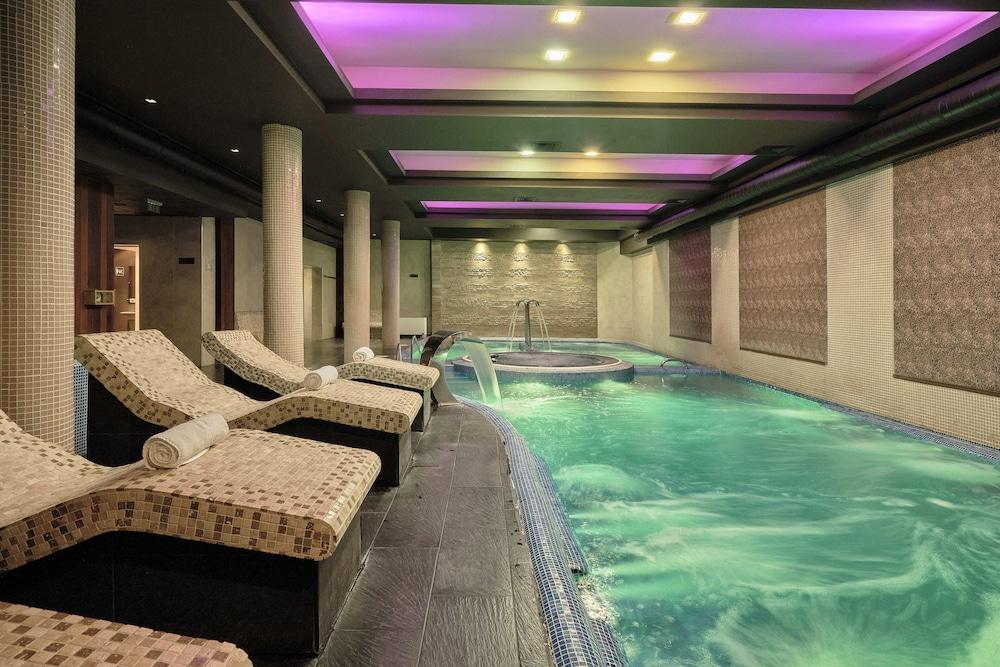 swimming pool spa