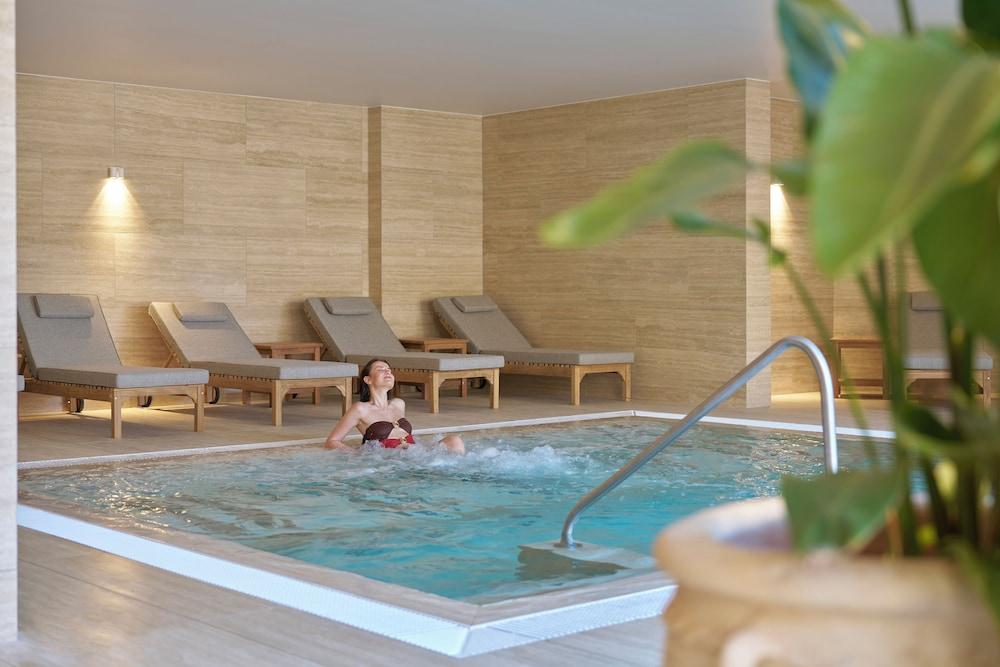 swimming pool spa