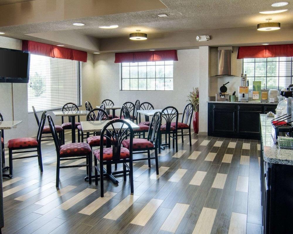restaurant cafeteria