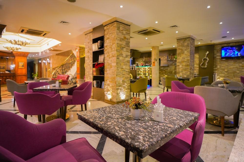 restaurant cafeteria