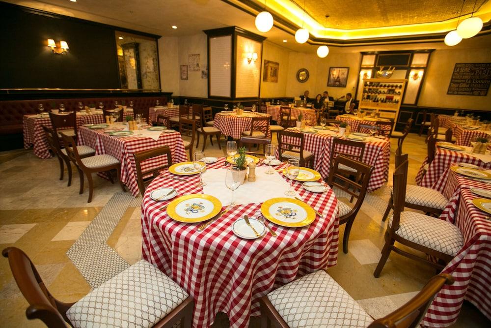 restaurant cafeteria