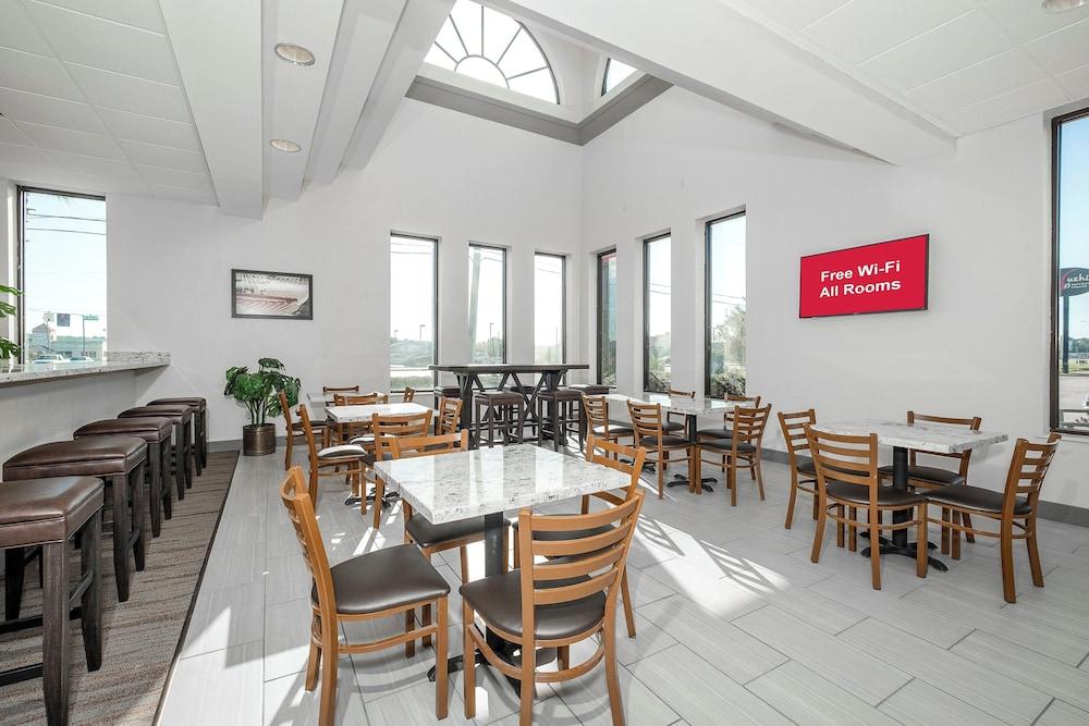 restaurant cafeteria