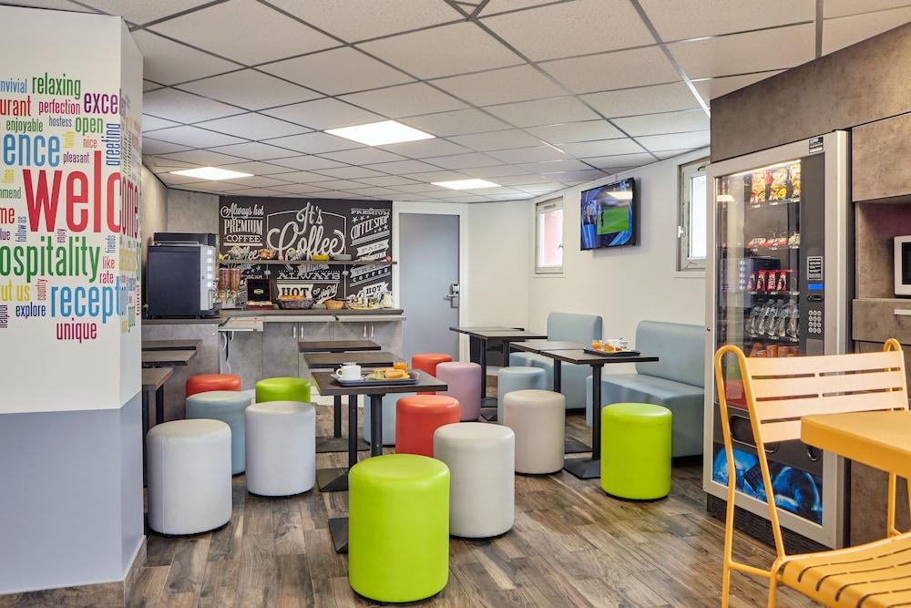 restaurant-cafeteria