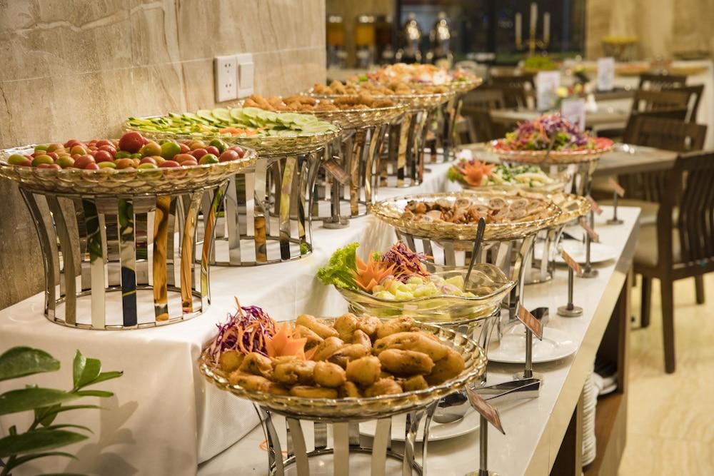 restaurant cafeteria