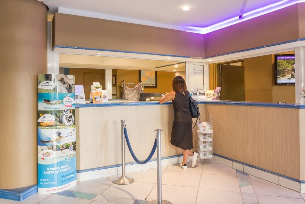 lobby