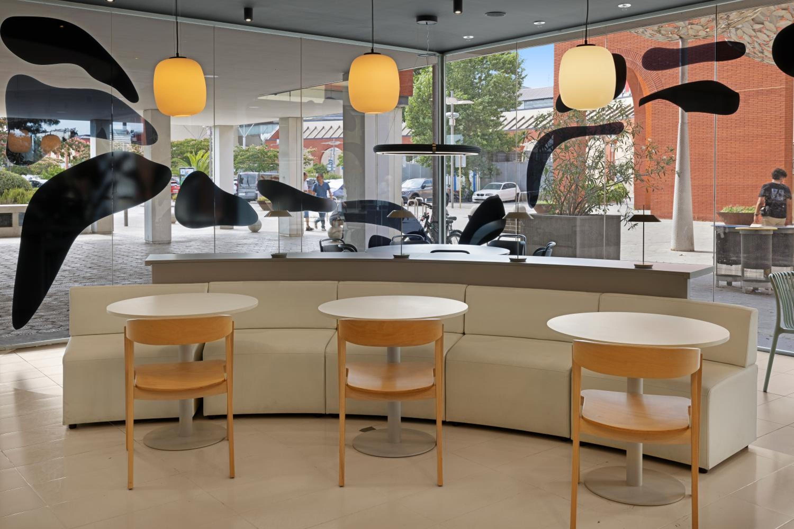 restaurant cafeteria
