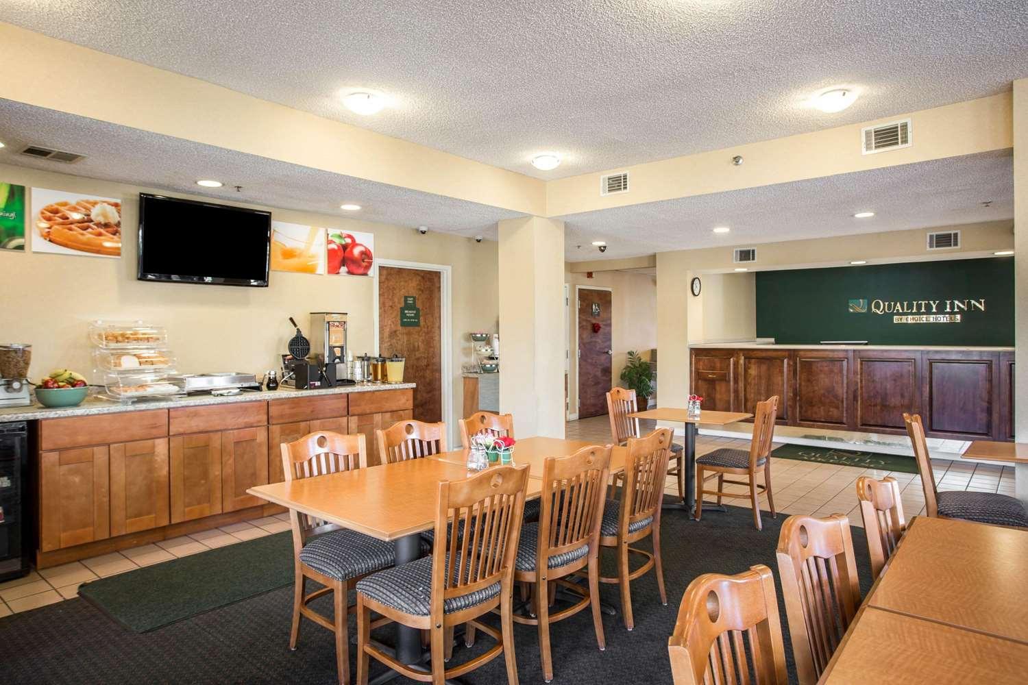 restaurant cafeteria