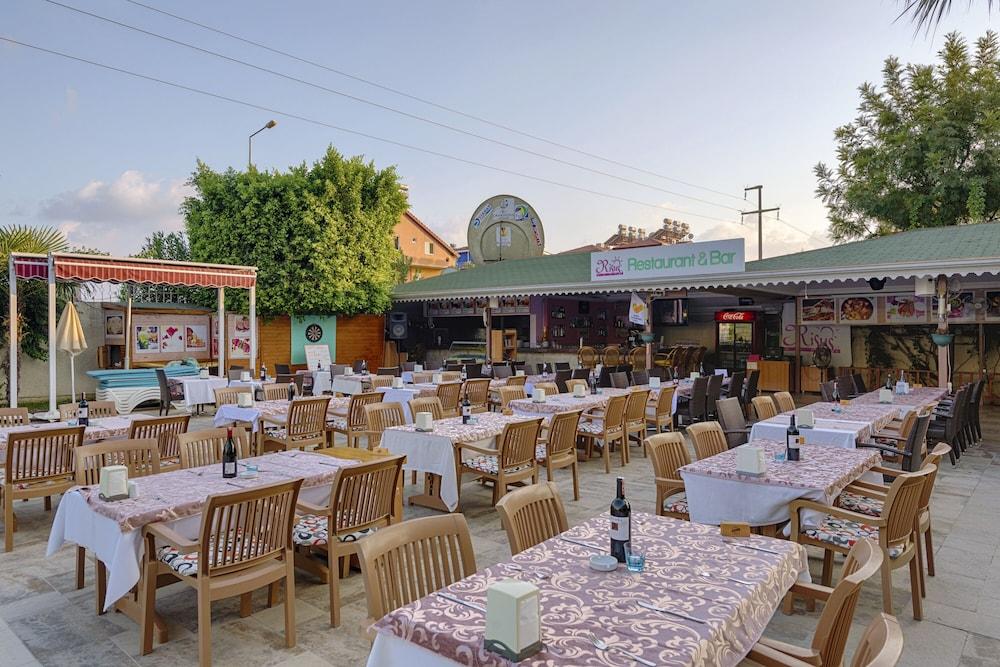 restaurant cafeteria