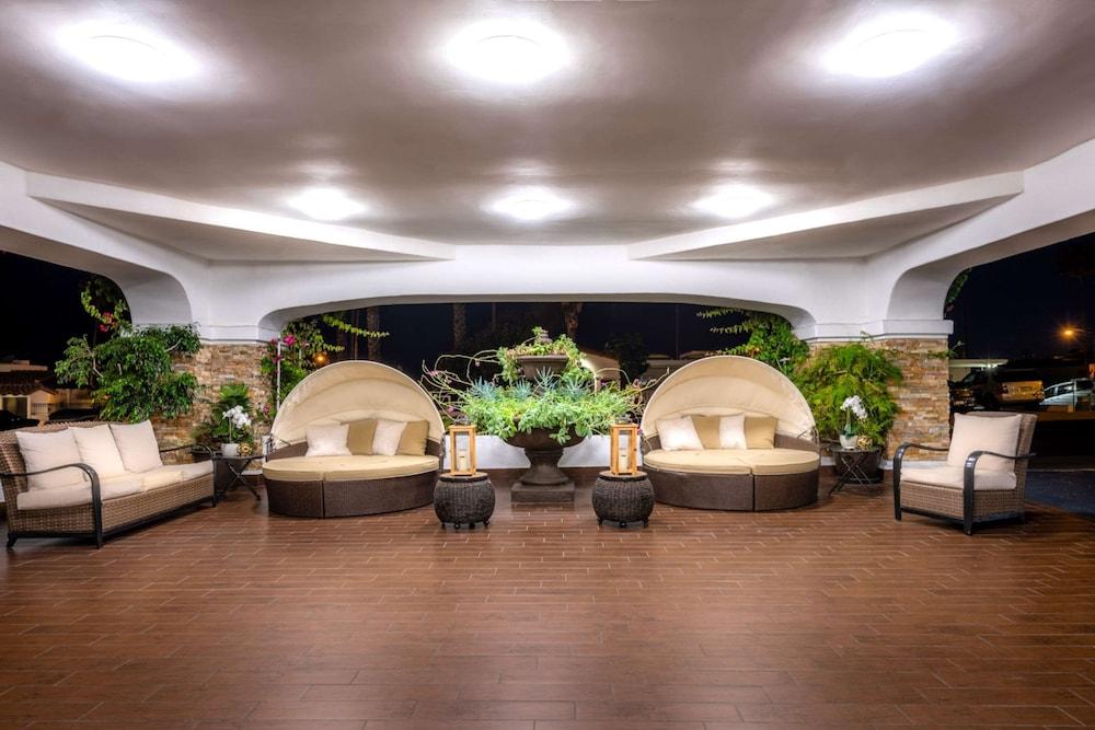lobby