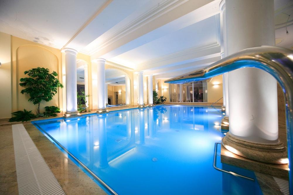 swimming pool spa