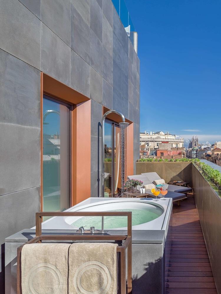 swimming pool spa