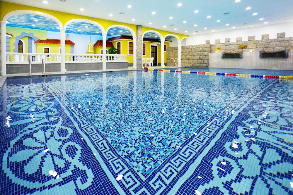 swimming pool spa