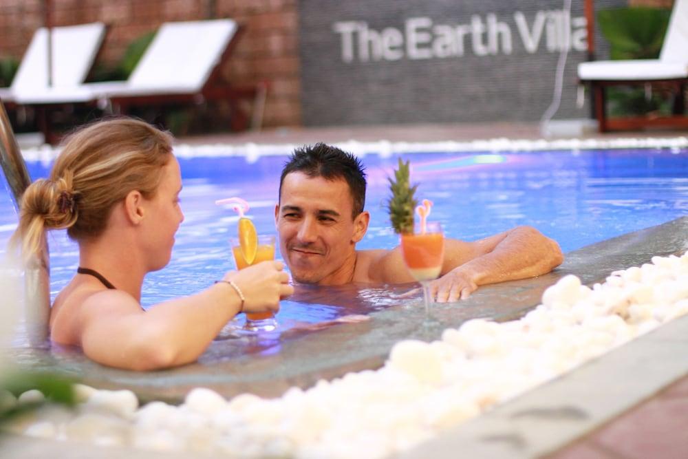 swimming pool spa