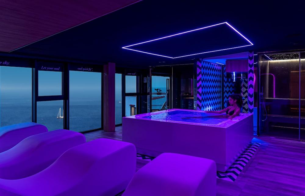 swimming pool spa