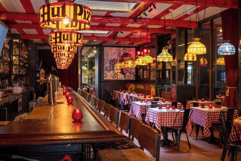 restaurant cafeteria
