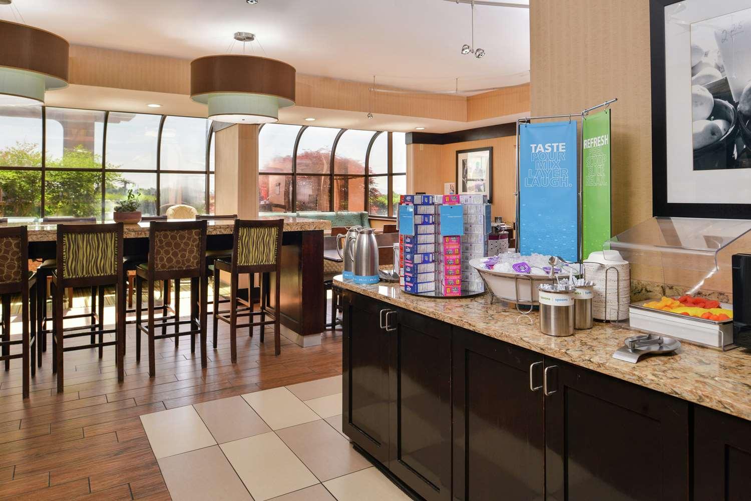 restaurant cafeteria