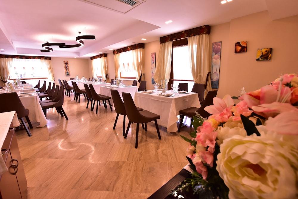 restaurant-cafeteria
