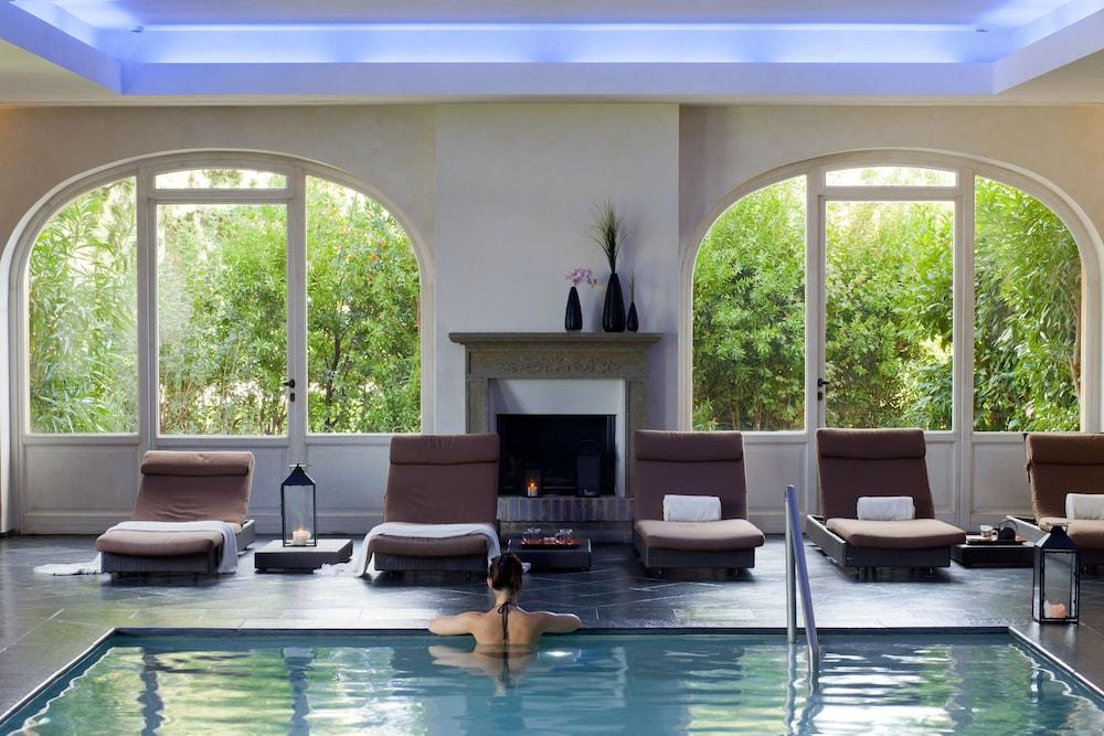swimming pool spa