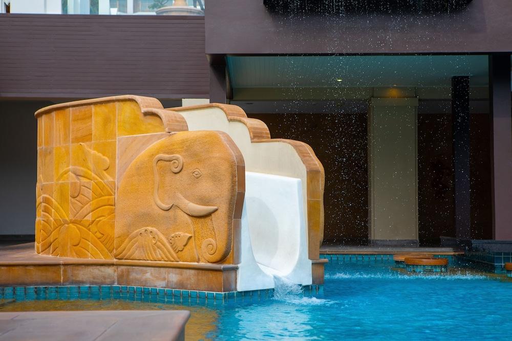 swimming pool spa