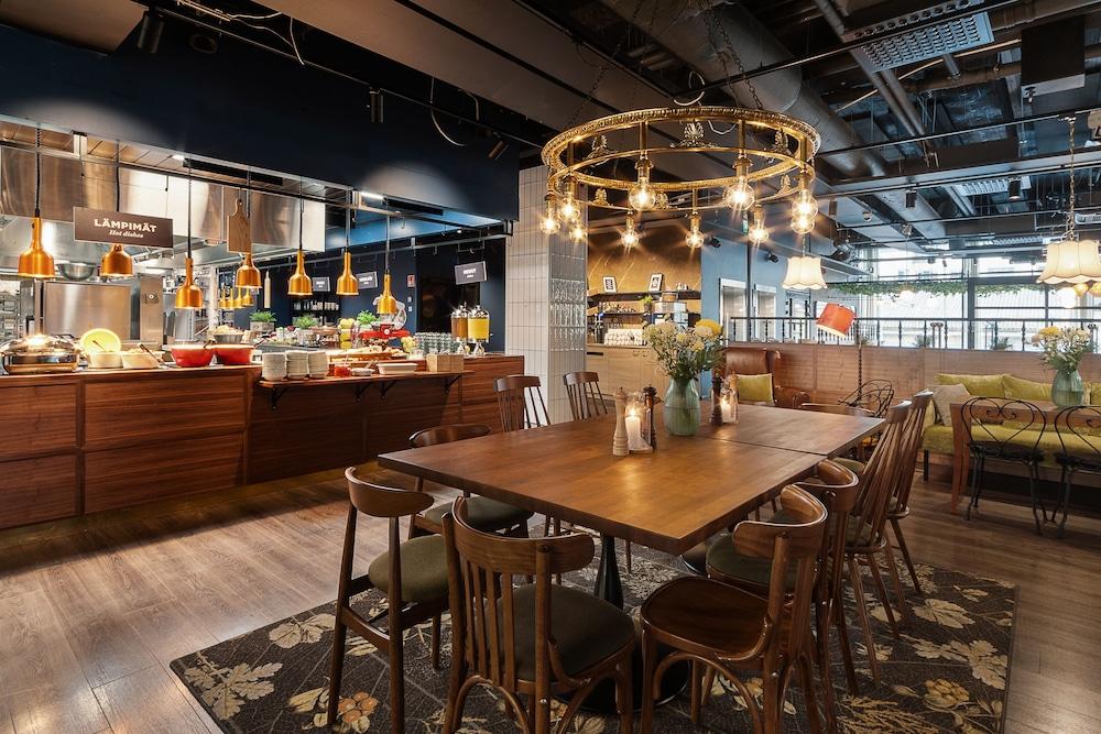 restaurant cafeteria