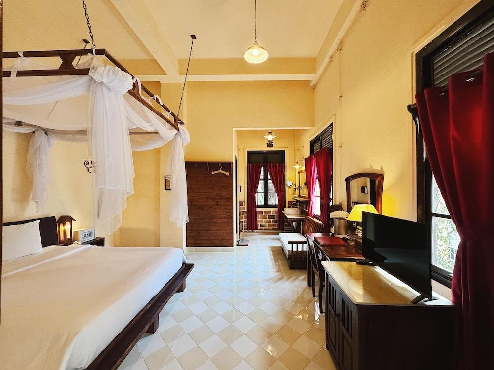 rooms