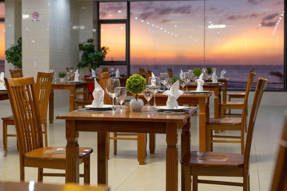 restaurant-cafeteria