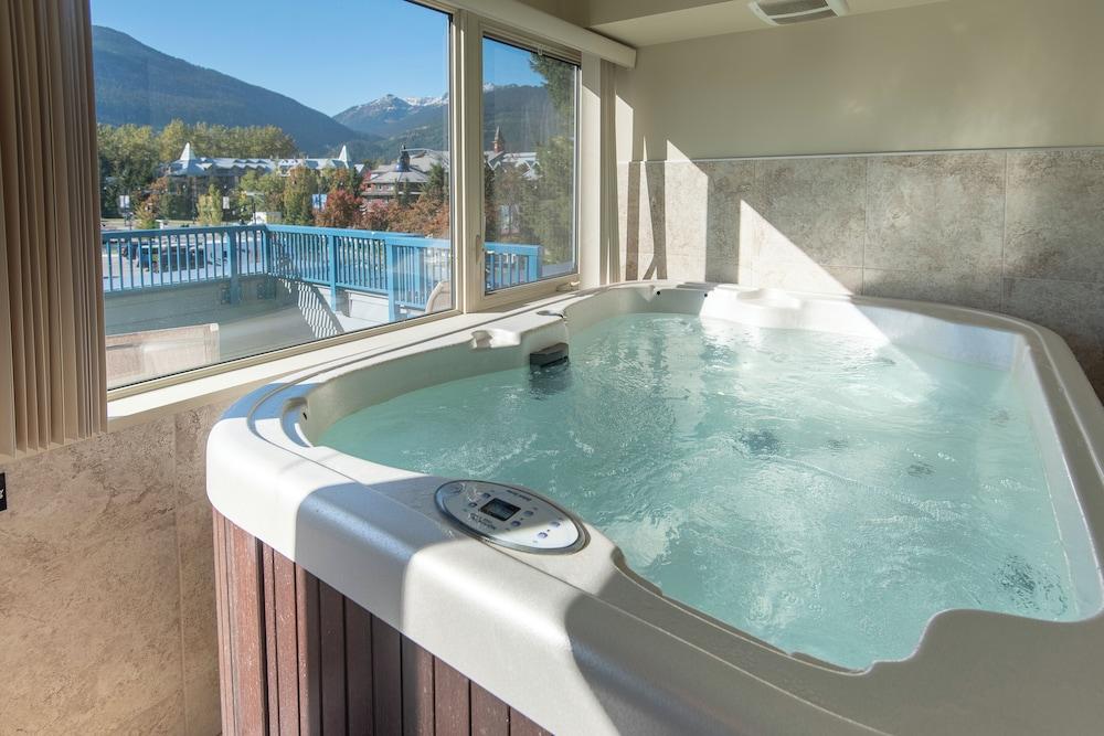 swimming pool spa