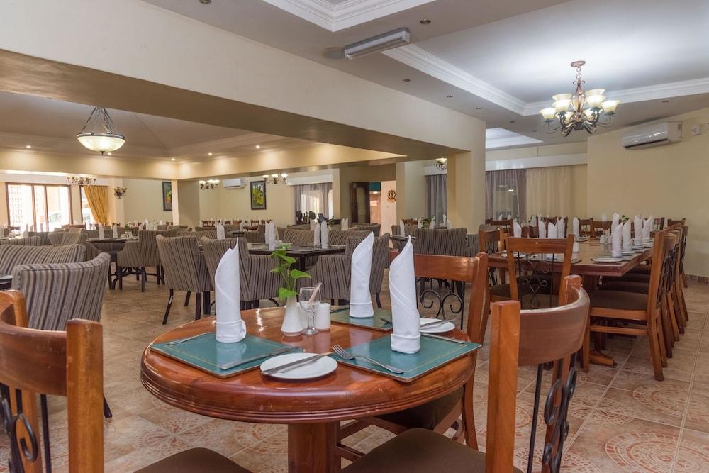 restaurant cafeteria