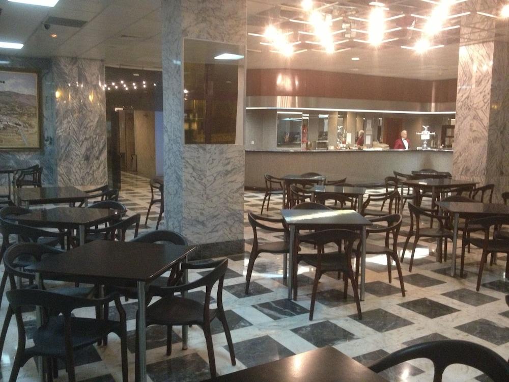 restaurant-cafeteria