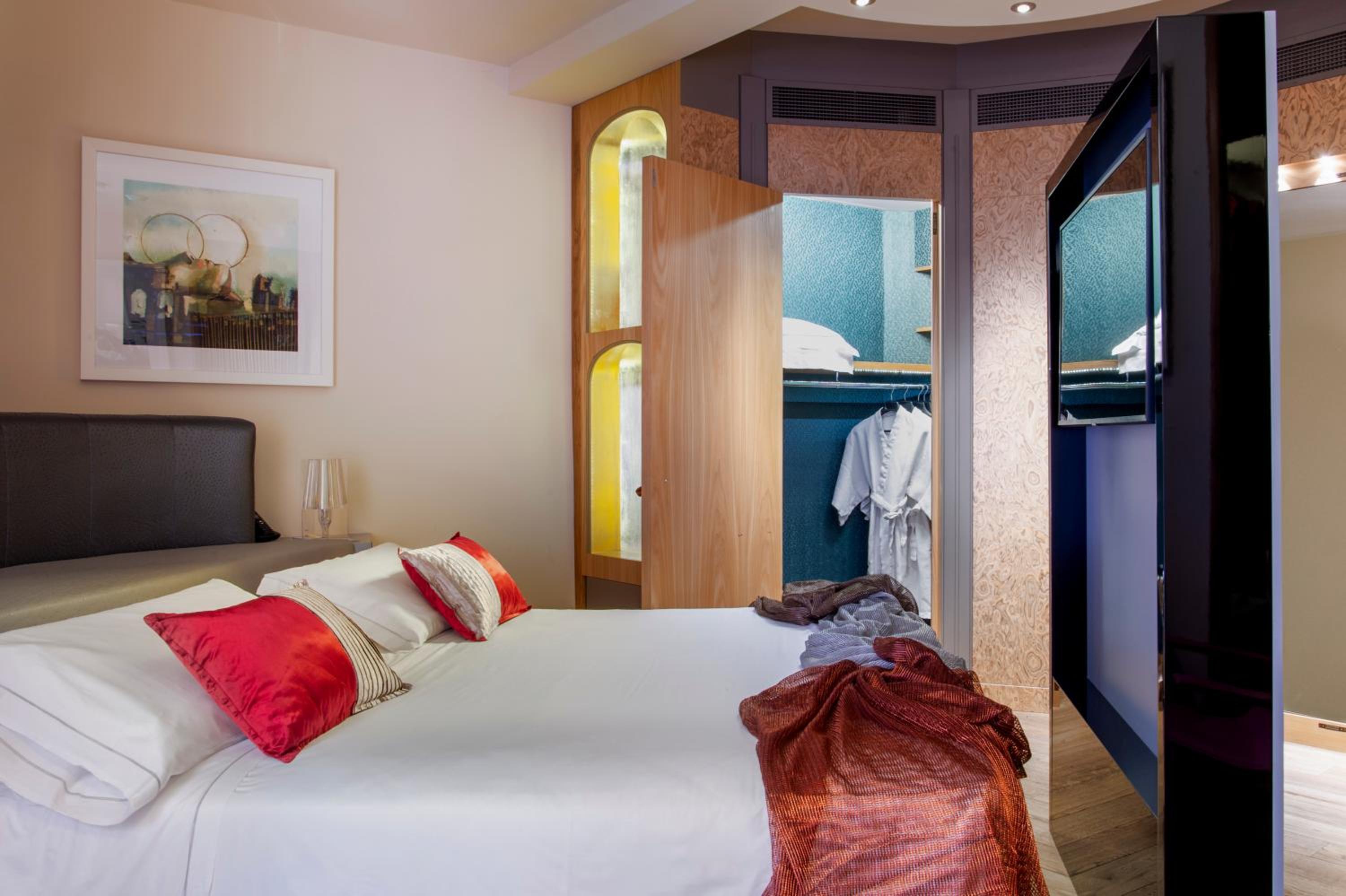 rooms