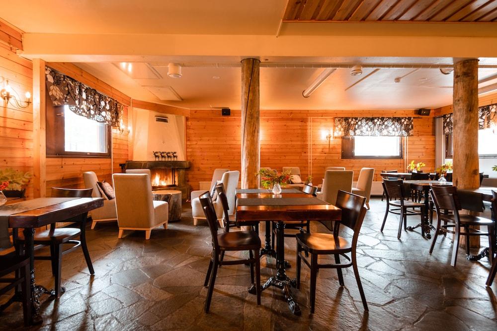 restaurant cafeteria