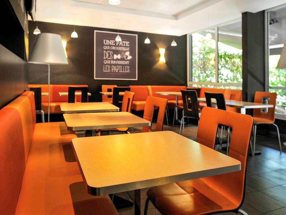 restaurant-cafeteria